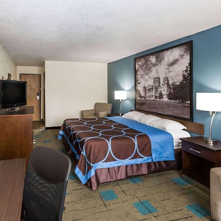 Super 8 By Wyndham Urbandale/Des Moines Area Motel Exterior foto