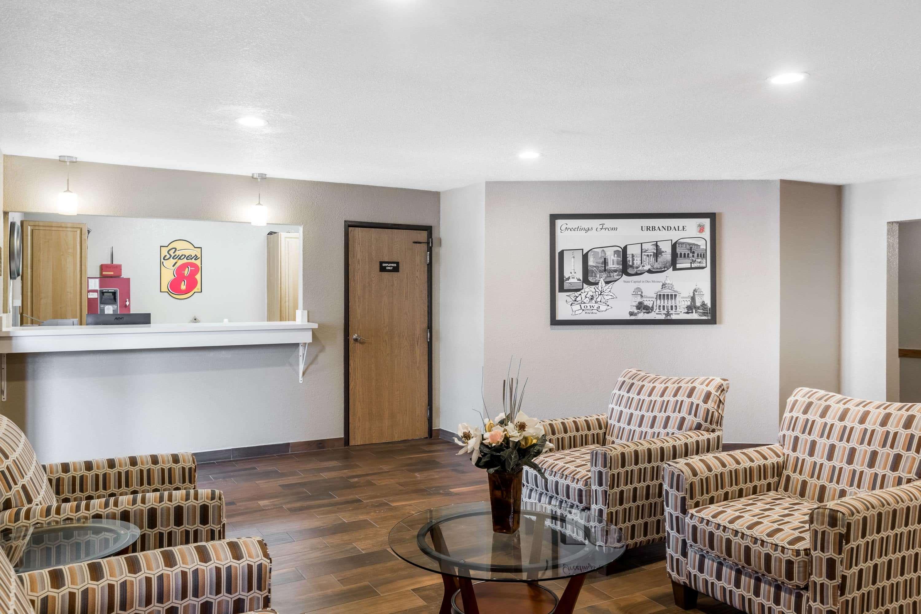 Super 8 By Wyndham Urbandale/Des Moines Area Motel Exterior foto